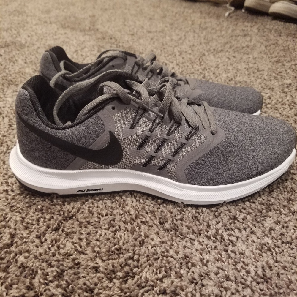 Nike run swift shoes